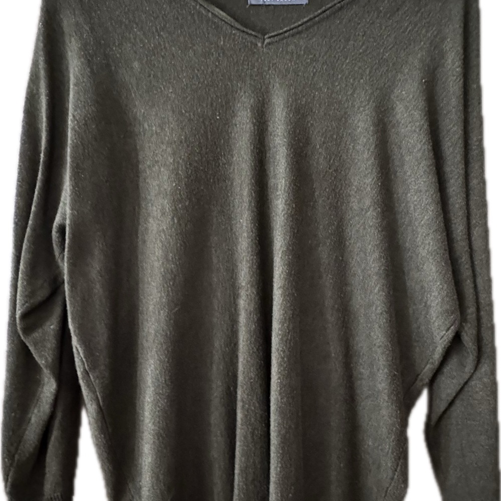 Suzy Shier women's V-Neck Sweater in Olive